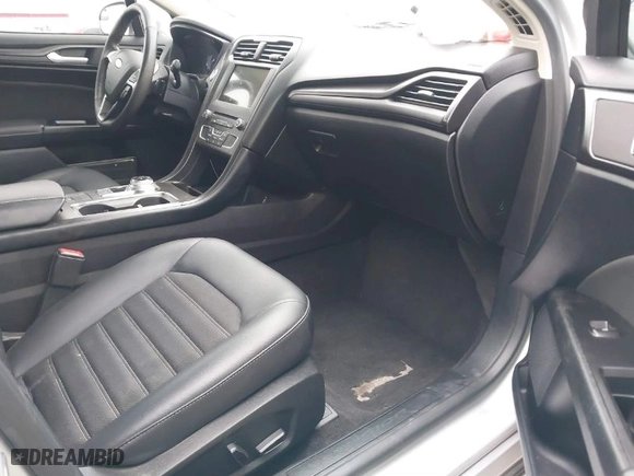 2018 Ford Fusion SE with VIN 3FA6P0HD6JR167905, listed as a IAAI auction lot 41709102 with 95,050 mi miles. Bid and sale history available at carsss.com. Image 5.