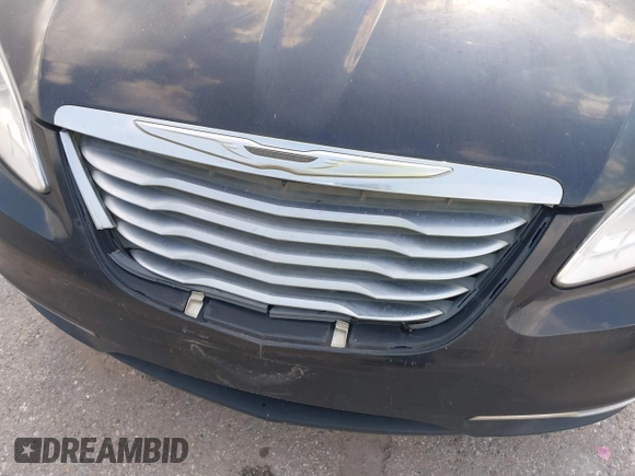 2014 Chrysler 200 Touring with VIN 1C3CCBBBXEN153420, listed as a IAAI auction lot 42084600 with 215,209 mi miles. Bid and sale history available at carsss.com. Image 6.