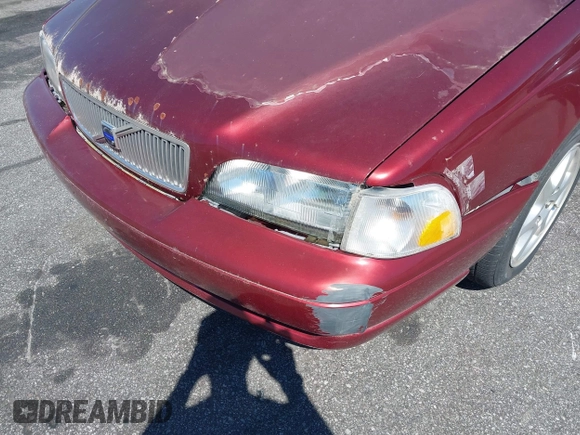 2000 Volvo V70 z VIN YV1LW61J8Y2644104, wystawiony jako IAAI lot #42307218 z przebiegiem 251 170 mil mil oraz . Historia ofert i sprzedaży dostępna na DreamBid. Obrazek 12.