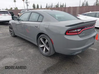 2017 Dodge Charger SE with VIN 2C3CDXBG7HH553583, listed as a IAAI auction lot 41925229 with 121,777 mi miles. Bid and sale history available at carsss.com. Image 3.
