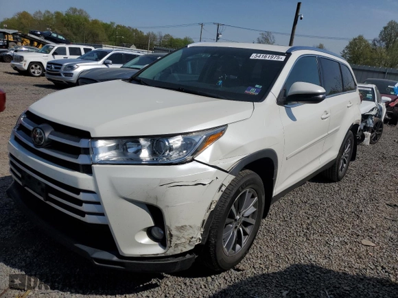 2019 Toyota Highlander SE z VIN 5TDJZRFH1KS629231, wystawiony jako Copart lot #54161975 z przebiegiem 218 689 mil mil oraz Szkoda całkowita • Salvage title. Historia ofert i sprzedaży dostępna na DreamBid. Obrazek 1.