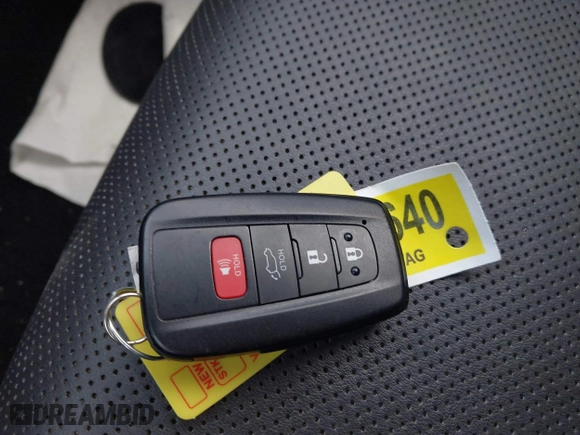 2019 Toyota RAV4 Limited with VIN JTMN1RFV8KD033205, listed as a IAAI auction lot 41751355 with 26,319 mi miles. Bid and sale history available at carsss.com. Image 11.