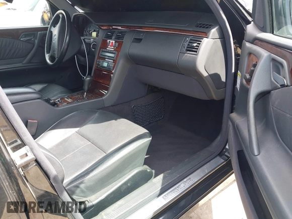 2000 Mercedes-Benz E 320 with VIN WDBJF65J4YB121264, listed as a IAAI auction lot 42245628 with 231,799 mi miles and . Bid and sale history available at DreamBid. Image 5.