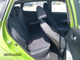 2013 Hyundai Accent SE z VIN KMHCU5AE4DU115896, wystawiony jako IAAI lot #42322656 z przebiegiem 92 391 mil mil oraz . Historia ofert i sprzedaży dostępna na DreamBid. Obrazek 8.