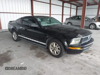 2007 Ford Mustang Deluxe z VIN 1ZVFT80N875287710, wystawiony jako IAAI lot #42409161 z przebiegiem 139 521 mil mil oraz . Historia ofert i sprzedaży dostępna na DreamBid. Obrazek 1.