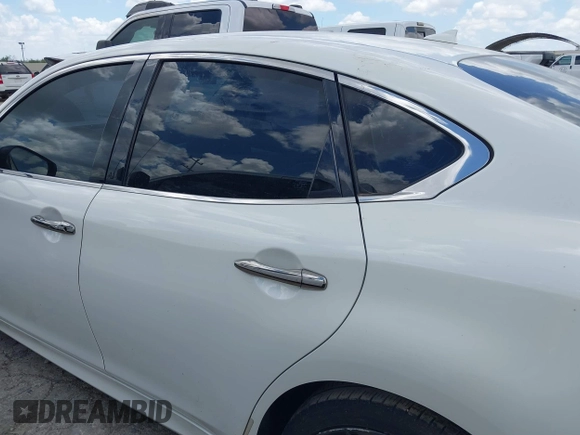 2017 Infiniti Q70 3.7 z VIN JN1BY1AP3HM741611, wystawiony jako IAAI lot #42596422 z przebiegiem 90 375 mil mil oraz . Historia ofert i sprzedaży dostępna na DreamBid. Obrazek 14.