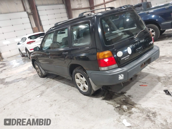 1998 Subaru Forester L with VIN JF1SF6353WH776091, listed as a IAAI auction lot 41573799 with 170,851 mi miles. Bid and sale history available at carsss.com. Image 3.