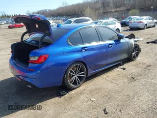 2019 BMW 3 Series 330i with VIN WBA5R1C58KAK07271, listed as a IAAI auction lot 41941194 with Not provided miles and . Bid and sale history available at DreamBid. Image 4.