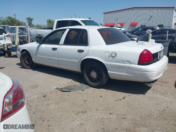 2007 Ford Police Interceptor with VIN 2FAHP71W97X140852, listed as a IAAI auction lot 41790237 with 1 mi miles. Bid and sale history available at carsss.com. Image 3.