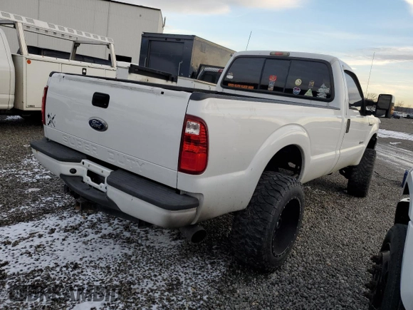 2007 Ford F-350 XL with VIN 1FTWF31P77EB13964, listed as a Copart auction lot 86046944 with 126,568 mi miles and Salvage title. Bid and sale history available at DreamBid. Image 4.