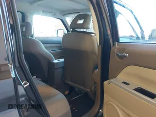 2008 Jeep Patriot Sport z VIN 1J8FT28W68D664256, wystawiony jako IAAI lot #42269345 z przebiegiem 150 138 mil mil oraz . Historia ofert i sprzedaży dostępna na DreamBid. Obrazek 8.