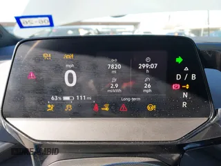 2024 Volkswagen ID.4 Standard z VIN 1V2BMPE86RC004522, wystawiony jako IAAI lot #41596962 z przebiegiem 7820 mil mil oraz . Historia ofert i sprzedaży dostępna na DreamBid. Obrazek 7.