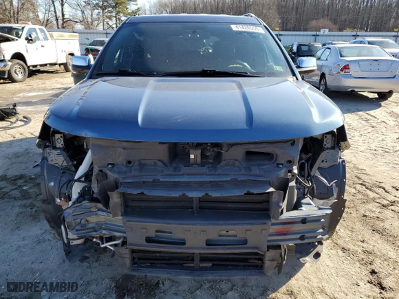 2019 Ford Explorer XLT with VIN 1FM5K7DH0KGA69575, listed as a Copart auction lot 41426555 with 43,201 mi miles and Salvage Title. Bid and sale history available at carsss.com. Image 5.