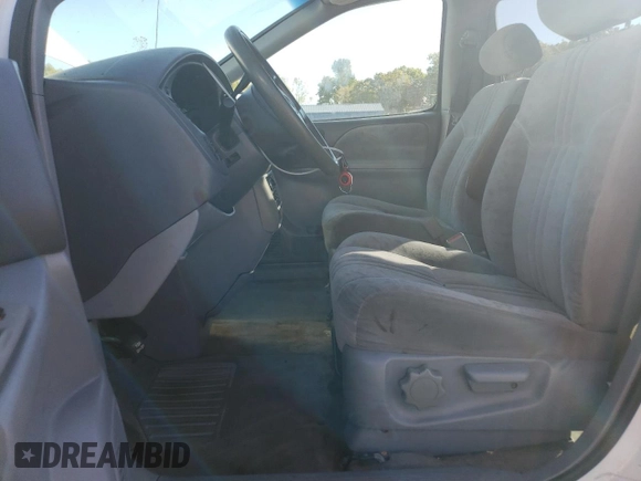 2002 Toyota Sienna LE with VIN 4T3ZF13C22U465170, listed as a Copart auction lot 76561124 with 218,314 mi miles and Clean Title. Bid and sale history available at carsss.com. Image 7.