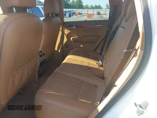 2009 Porsche Cayenne z VIN WP1AA29P79LA03940, wystawiony jako IAAI lot #42561786 z przebiegiem 159 648 mil mil oraz . Historia ofert i sprzedaży dostępna na DreamBid. Obrazek 8.