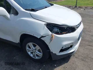 2017 Chevrolet Trax LT with VIN 3GNCJLSB3HL271229, listed as a IAAI auction lot 42011903 with 140,465 mi miles. Bid and sale history available at carsss.com. Image 6.