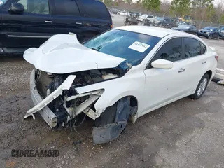 2015 Nissan Altima 2.5 S with VIN 1N4AL3AP8FC160830, listed as a IAAI auction lot 41561952 with 209,134 mi miles. Bid and sale history available at carsss.com. Image 2.