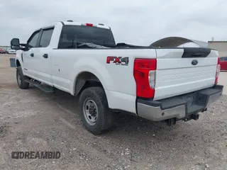 2022 Ford Super Duty F-250 SRW XL with VIN 1FT7W2BT1NEC16997, listed as a IAAI auction lot 42171344 with 118,681 mi miles. Bid and sale history available at carsss.com. Image 3.