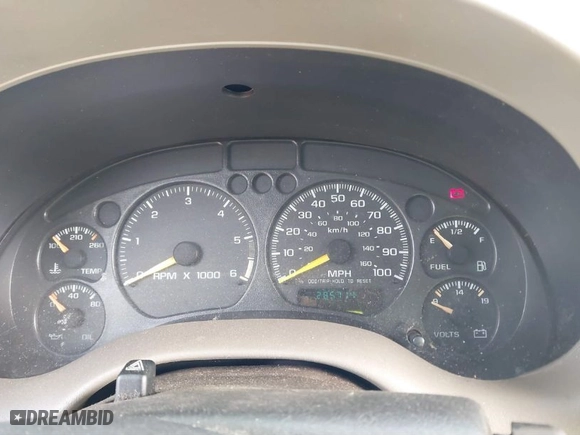 2000 GMC Jimmy SLE Convenience with VIN 1GKDT13W8Y2168245, listed as a IAAI auction lot 41348643 with 285,714 mi miles. Bid and sale history available at carsss.com. Image 7.
