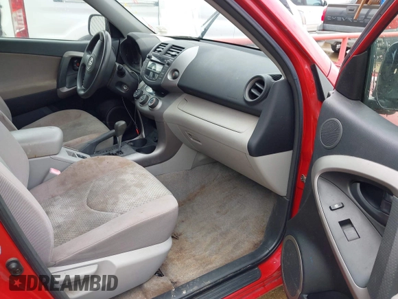 2006 Toyota RAV4 with VIN JTMZD33V966011749, listed as a IAAI auction lot 42005018 with 117,071 mi miles. Bid and sale history available at carsss.com. Image 5.