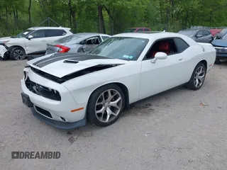 2015 Dodge Challenger SXT Plus z VIN 2C3CDZBG9FH705579, wystawiony jako IAAI lot #42268112 z przebiegiem 83 786 mil mil oraz . Historia ofert i sprzedaży dostępna na DreamBid. Obrazek 2.