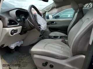 2019 Chrysler Pacifica Touring L with VIN 2C4RC1BGXKR734622, listed as a Copart auction lot 51621215 with 58,143 mi miles and Salvage Title. Bid and sale history available at carsss.com. Image 7.