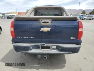 2011 Chevrolet Avalanche LS with VIN 3GNMCEE0XBG226650, listed as a Copart auction lot 51014435 with 230,760 mi miles and Clean Title. Bid and sale history available at carsss.com. Image 6.