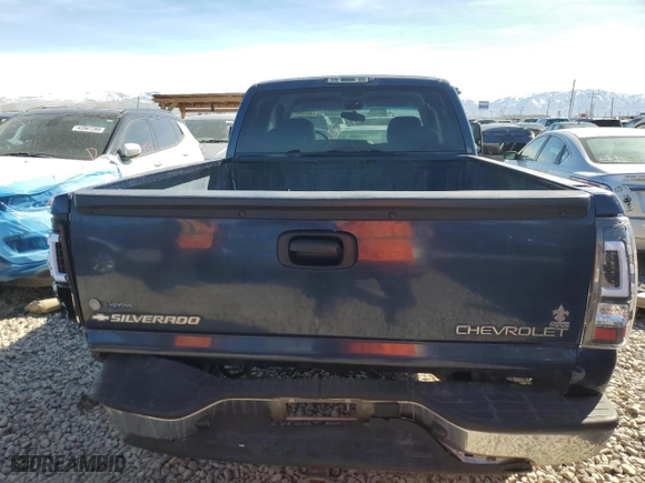 2000 Chevrolet Silverado 1500 LS with VIN 1GCEK19T6YE210393, listed as a Copart auction lot 50194685 with 186,035 mi miles and Salvage Title. Bid and sale history available at carsss.com. Image 6.