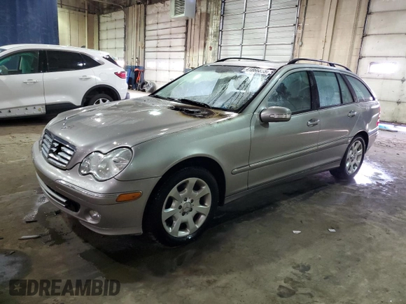 2005 Mercedes-Benz C 240 z VIN WDBRH81J35F615621, wystawiony jako Copart lot #41866855 z przebiegiem 99 269 mil mil oraz Tytuł czysty. Historia ofert i sprzedaży dostępna na DreamBid. Obrazek 1.
