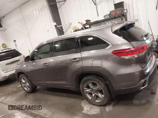 2019 Toyota Highlander Limited z VIN 5TDDZRFH9KS983043, wystawiony jako IAAI lot #42316647 z przebiegiem 111 684 mil mil oraz . Historia ofert i sprzedaży dostępna na DreamBid. Obrazek 15.