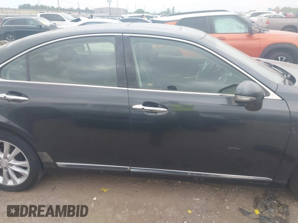 2011 Lexus ES with VIN JTHBK1EG4B2428612, listed as a IAAI auction lot 41950190 with 183,736 mi miles. Bid and sale history available at carsss.com. Image 14.