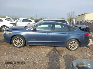 2019 Ford Fusion SE with VIN 3FA6P0LU1KR108172, listed as a IAAI auction lot 42080848 with 201,360 mi miles and . Bid and sale history available at DreamBid. Image 14.
