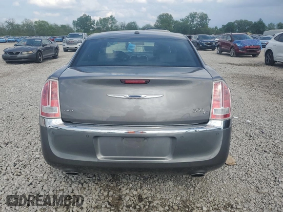 2011 Chrysler 300 C z VIN 2C3CK6CT8BH573845, wystawiony jako Copart lot #56337545 z przebiegiem 89 332 mil mil oraz Szkoda całkowita • Salvage title. Historia ofert i sprzedaży dostępna na DreamBid. Obrazek 6.