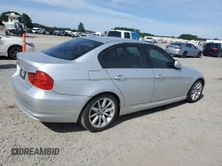 2011 BMW 3 Series 328i z VIN WBAPH7C50BE131116, wystawiony jako Copart lot #56223635 z przebiegiem 163 927 mil mil oraz Czysty tytuł • Clean title. Historia ofert i sprzedaży dostępna na DreamBid. Obrazek 3.