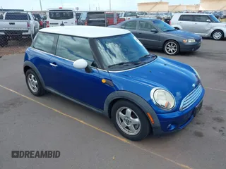 2007 MINI Hardtop с VIN WMWMF33557TT56832, выставлен на аукционе IAAI как лот 42852312 с пробегом 102 696 миль миль и . История ставок и продаж доступна на DreamBid. Изображение 1.