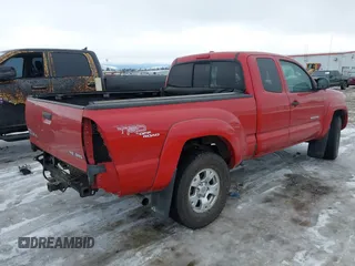 2009 Toyota Tacoma with VIN 5TEUU42N29Z630198, listed as a IAAI auction lot 41626550 with 141,173 mi miles. Bid and sale history available at carsss.com. Image 4.