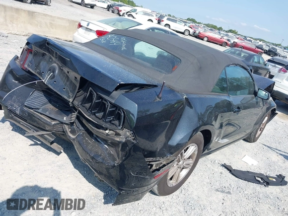 2014 Ford Mustang V6 with VIN 1ZVBP8EM1E5290464, listed as a IAAI auction lot 40291223 with 134,898 mi miles. Bid and sale history available at carsss.com. Image 4.