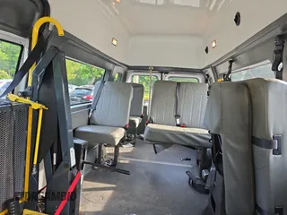2014 Ford Econoline Cargo Commercial z VIN 1FTNS2EWXEDA97118, wystawiony jako Copart lot #61489445 z przebiegiem 79 271 mil mil oraz Czysty tytuł • Clean title. Historia ofert i sprzedaży dostępna na DreamBid. Obrazek 6.