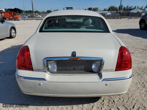 2005 Lincoln Town Car Signature with VIN 1LNHM81WX5Y664108, listed as a Copart auction lot 49965785 with 34,037 mi miles and Salvage Title. Bid and sale history available at carsss.com. Image 6.