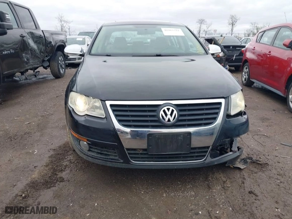 2009 Volkswagen Passat Sedan Komfort with VIN WVWJK73C39P002679, listed as a IAAI auction lot 41915771 with 149,727 mi miles. Bid and sale history available at carsss.com. Image 12.