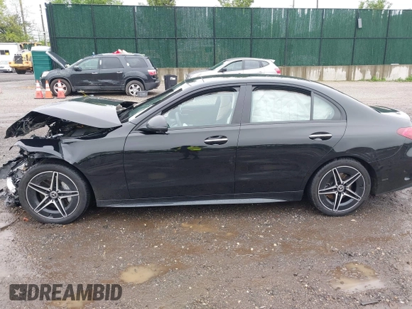 2024 Mercedes-Benz C 300 z VIN W1KAF4HB7RR164070, wystawiony jako IAAI lot #42220022 z przebiegiem 22 290 mil mil oraz . Historia ofert i sprzedaży dostępna na DreamBid. Obrazek 14.