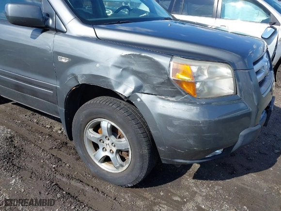 2008 Honda Pilot EX-L with VIN 5FNYF18518B023615, listed as a IAAI auction lot 41886360 with 175,549 mi miles. Bid and sale history available at carsss.com. Image 6.