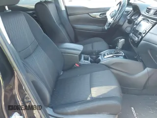 2018 Nissan Rogue SV z VIN KNMAT2MV9JP600148, wystawiony jako IAAI lot #42202229 z przebiegiem 40 966 mil mil oraz . Historia ofert i sprzedaży dostępna na DreamBid. Obrazek 5.