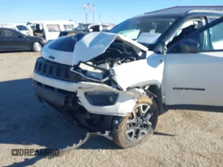 2019 Jeep Compass Trailhawk with VIN 3C4NJDDB4KT748018, listed as a IAAI auction lot 40916087 with 96,755 mi miles and . Bid and sale history available at carsss.com. Image 6.