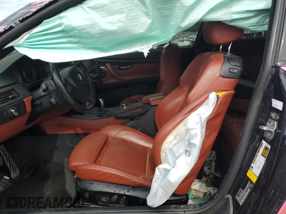 2013 BMW M3 z VIN WBSKG9C57DJ593767, wystawiony jako Copart lot #54728954 z przebiegiem 100 526 mil mil oraz Szkoda całkowita • Salvage title. Historia ofert i sprzedaży dostępna na DreamBid. Obrazek 7.