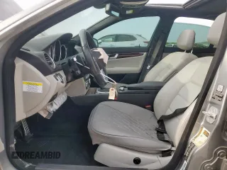 2013 Mercedes-Benz C 350 Sport с VIN WDDGF5HB1DA818794, выставлен на аукционе Copart как лот 57690935 с пробегом 166 511 миль миль и Списание • Salvage title. История ставок и продаж доступна на DreamBid. Изображение 7.