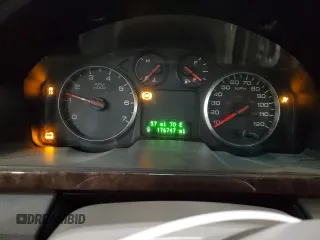 2006 Ford Five Hundred SEL with VIN 1FAFP27186G114737, listed as a Copart auction lot 82129344 with 176,747 mi miles and Salvage Title. Bid and sale history available at carsss.com. Image 9.