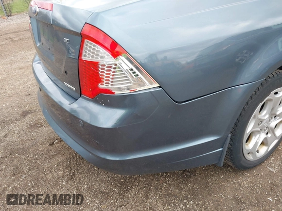 2011 Ford Fusion SE with VIN 3FAHP0HGXBR208217, listed as a IAAI auction lot 42098773 with 189,392 mi miles. Bid and sale history available at carsss.com. Image 6.