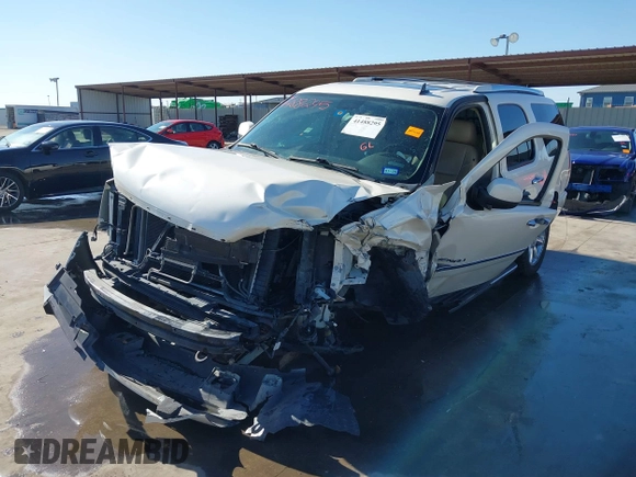 2013 GMC Yukon Denali with VIN 1GKS1EEF3DR357632, listed as a IAAI auction lot 41488295 with 187,635 mi miles. Bid and sale history available at carsss.com. Image 6.