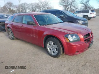 2005 Dodge Magnum SE with VIN 2D4FV48VX5H562089, listed as a IAAI auction lot 41881570 with 154,732 mi miles. Bid and sale history available at carsss.com. Image 1.